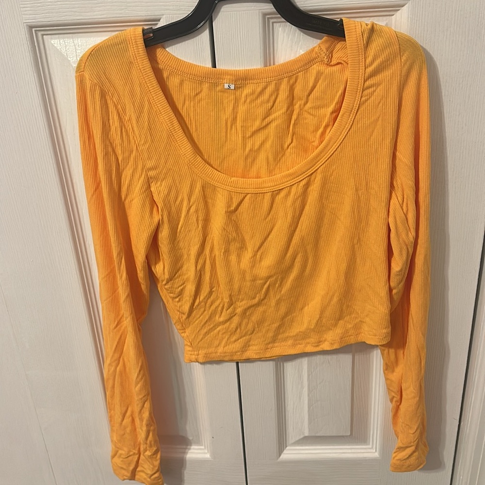 Low Neck Crop Top